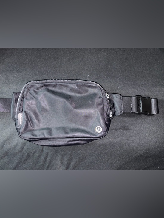 lululemon athletica Handbags - lululemon athletica 2L Black Waist Pack - Compact Everyday Belt Bag